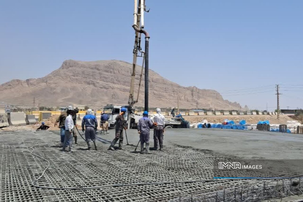 عملیات بتنریزی پل شماره ۱۱ پروژه شهید فخریزاده انجام شد + فیلم