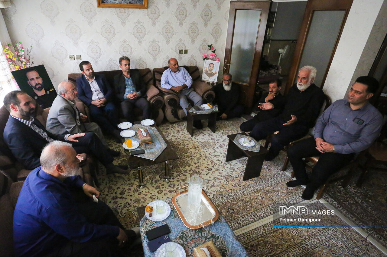 ۹۰۰ شهید، ۹۰۰ چراغ هدایت؛ ادای دین مسئولان به خانواده شهدای منطقه ۹ اصفهان