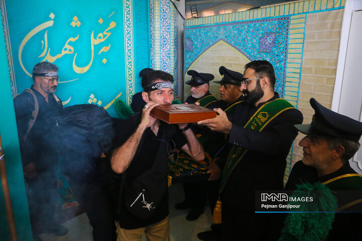 آیین بدرقه خادمان شهرداری اصفهان در اربعین حسینی به کربلا