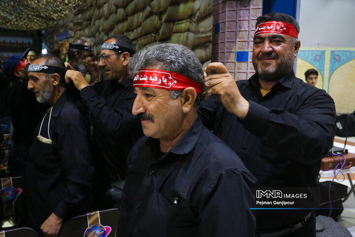 آیین بدرقه خادمان شهرداری اصفهان در اربعین حسینی به کربلا