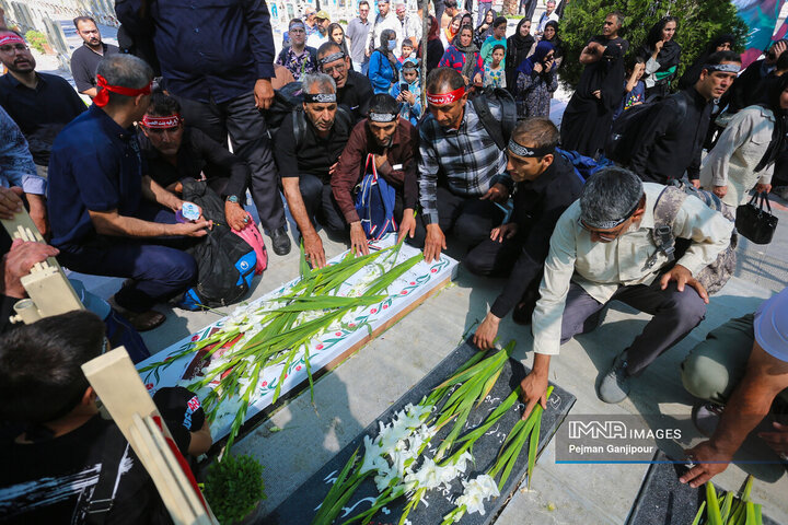 آیین بدرقه خادمان شهرداری اصفهان در اربعین حسینی به کربلا