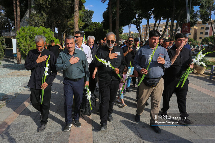 آیین بدرقه خادمان شهرداری اصفهان در اربعین حسینی به کربلا