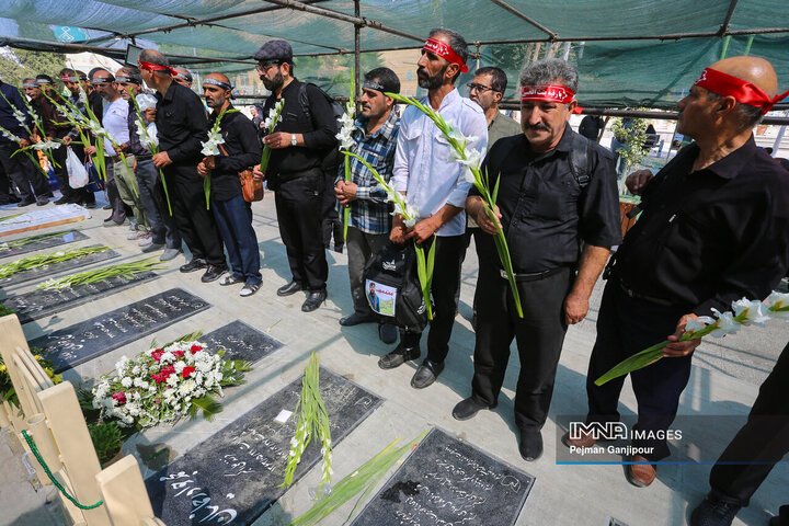 آیین بدرقه خادمان شهرداری اصفهان در اربعین حسینی به کربلا