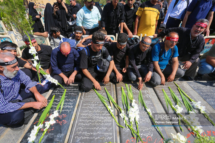 آیین بدرقه خادمان شهرداری اصفهان در اربعین حسینی به کربلا