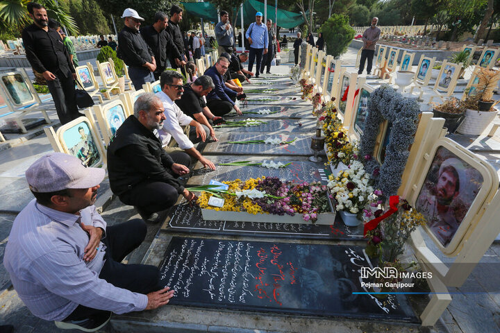 آیین بدرقه خادمان شهرداری اصفهان در اربعین حسینی به کربلا