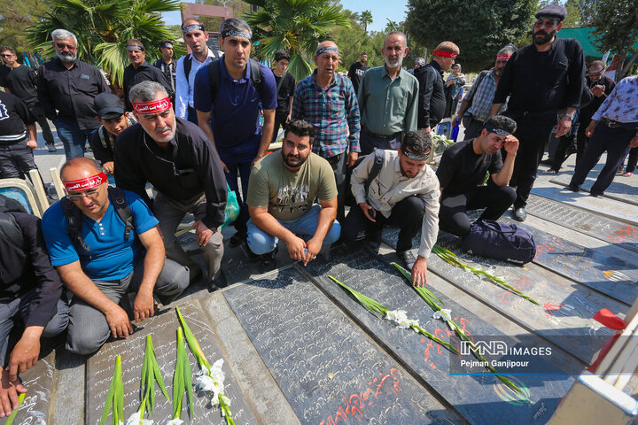 آیین بدرقه خادمان شهرداری اصفهان در اربعین حسینی به کربلا