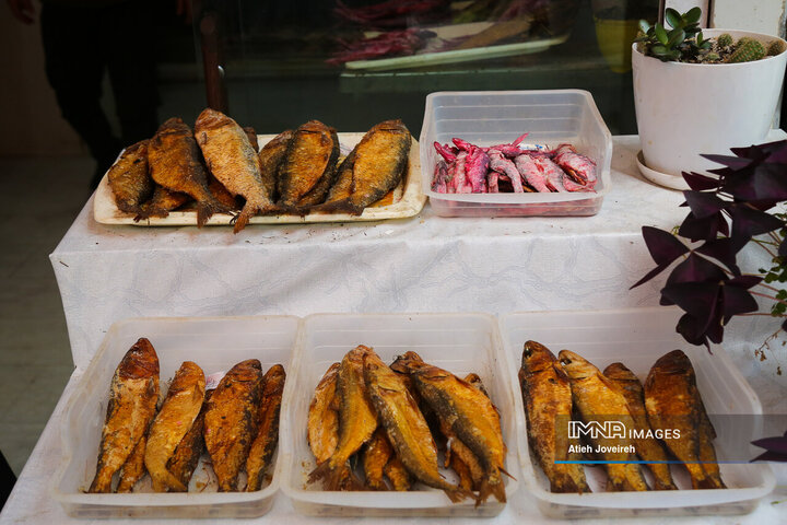 بازار ماهی فروشان لنگرود