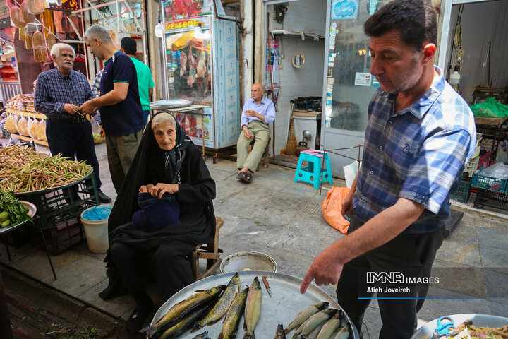 بازار ماهی فروشان لنگرود