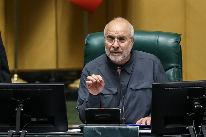 قالیباف: ایران امنیت خود را از هیچکس گدایی نمیکند قالیباف: ایران امنیت خود را از هیچکس گدایی نمیکند