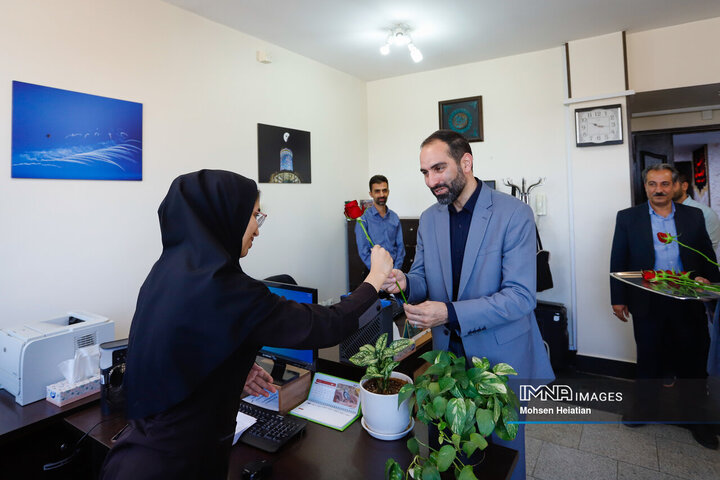 حضور مدیر منطقه 9 شهرداری اصفهان در خبرگزاری ایمنا