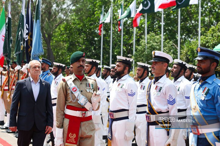 استقبال رسمی نخست وزیر پاکستان از دکتر پزشکیان