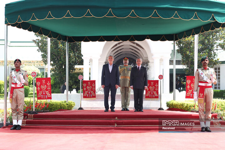 استقبال رسمی نخست وزیر پاکستان از دکتر پزشکیان