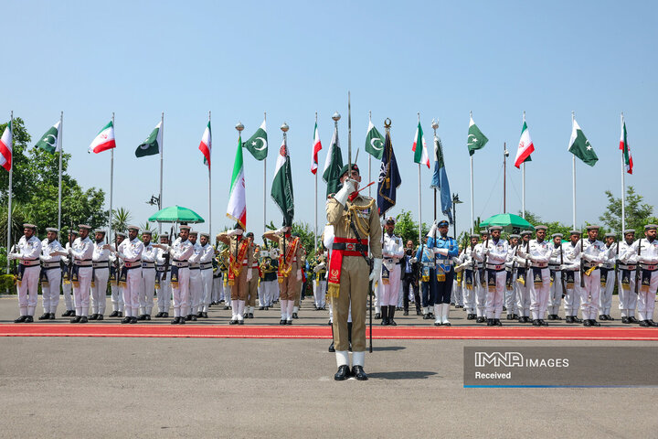 استقبال رسمی نخست وزیر پاکستان از دکتر پزشکیان