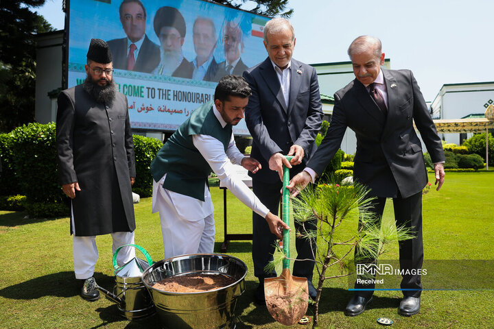 استقبال رسمی نخست وزیر پاکستان از دکتر پزشکیان