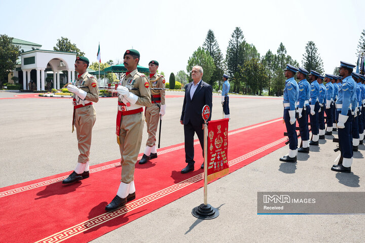 استقبال رسمی نخست وزیر پاکستان از دکتر پزشکیان