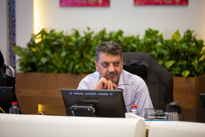 دولت از پروژه‌های حمل‌ونقل عمومی در کلان‌شهرها حمایت کند