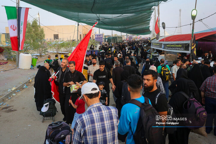 تردد بیش از ۱۶۲ هزار زائر از مرز مهران در شبانهروز گذشته تردد بیش از ۱۶۲ هزار زائر از مرز مهران در شبانهروز گذشته
