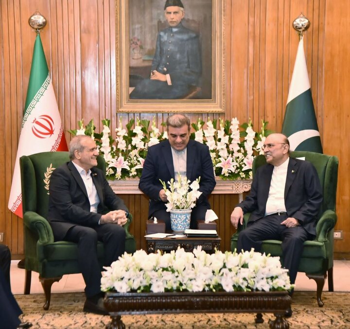 رئیسجمهور پاکستان از شجاعت ملت ایران در جنگ ۱۲ روزه اسرائیل تمجید کرد رئیسجمهور پاکستان از شجاعت ملت ایران در جنگ ۱۲ روزه اسرائیل تمجید کرد