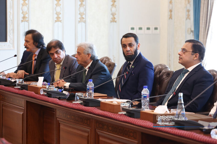 نشست مشترک هیئت‌های عالی‌رتبه ایران و پاکستان