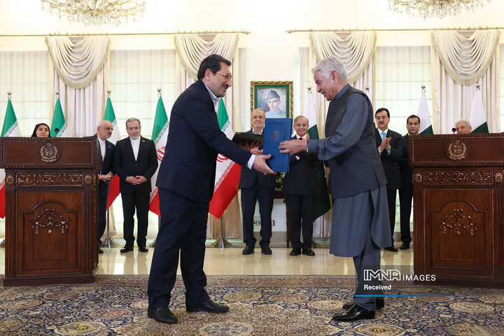 نشست مشترک هیئت‌های عالی‌رتبه ایران و پاکستان