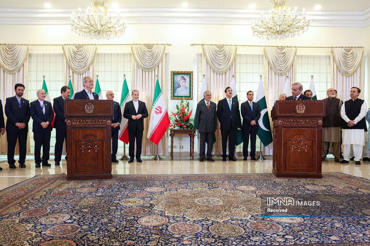 نشست مشترک هیئت‌های عالی‌رتبه ایران و پاکستان