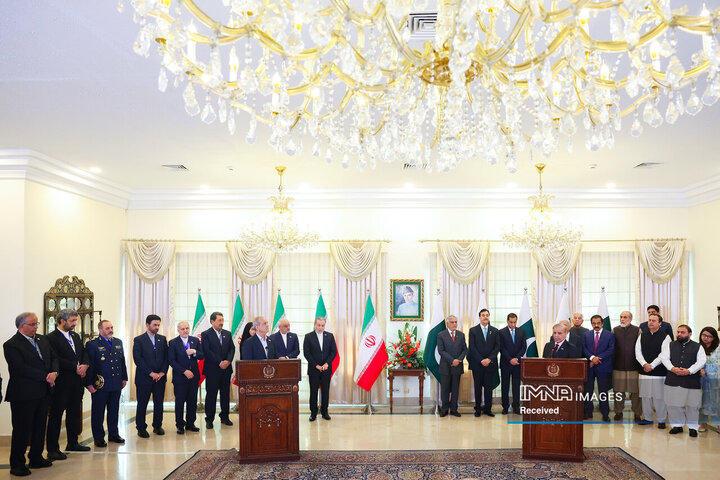 نشست مشترک هیئت‌های عالی‌رتبه ایران و پاکستان