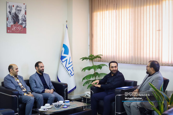 حضور مدیر منطقه 9 شهرداری اصفهان در خبرگزاری ایمنا