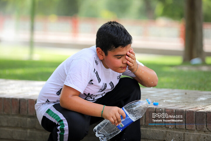 یکه تازی گرما در چله تابستان