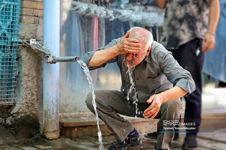 یکه تازی گرما در چله تابستان