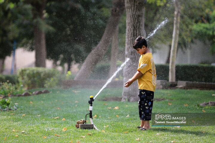 یکه تازی گرما در چله تابستان