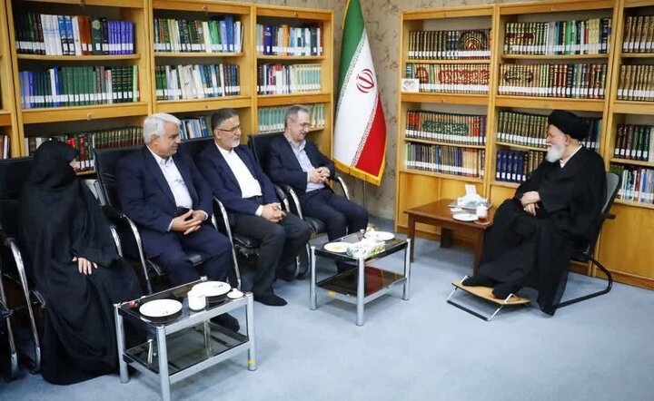 اننقاد آیت‌الله علم‌الهدی از فعالیت دلالان در ترمینال خارجی فرودگاه مشهد