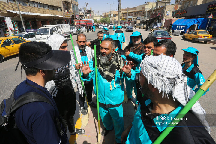 فعالیت خادمان اربعین حسینی شهرداری اصفهان در کربلا