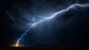 ثبت رعد و برقی ۸۳۰ کیلومتری از فضا