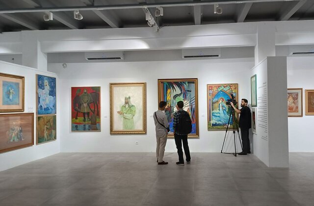 داریوش ارجمند: نقاشی، هنر غریبی است