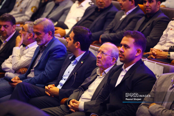 آیین بهره‌برداری از ۱۴ کیلومتر مسیر رینگ چهارم ترافیکی اصفهان