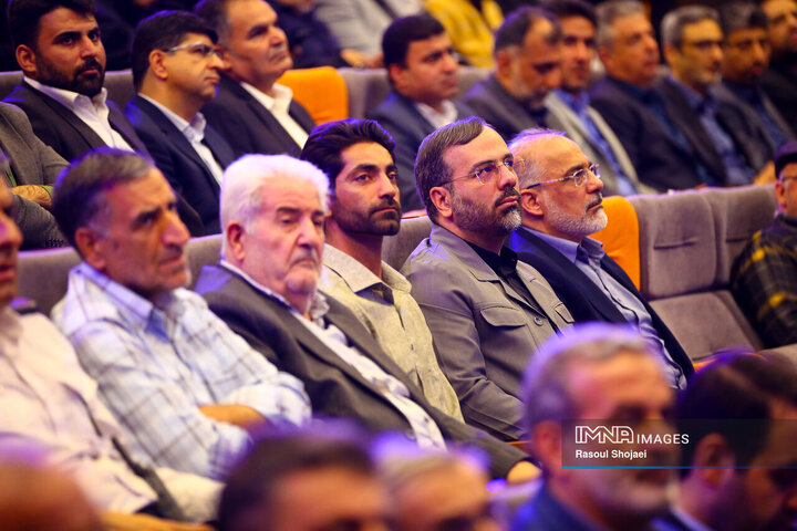 آیین بهره‌برداری از ۱۴ کیلومتر مسیر رینگ چهارم ترافیکی اصفهان