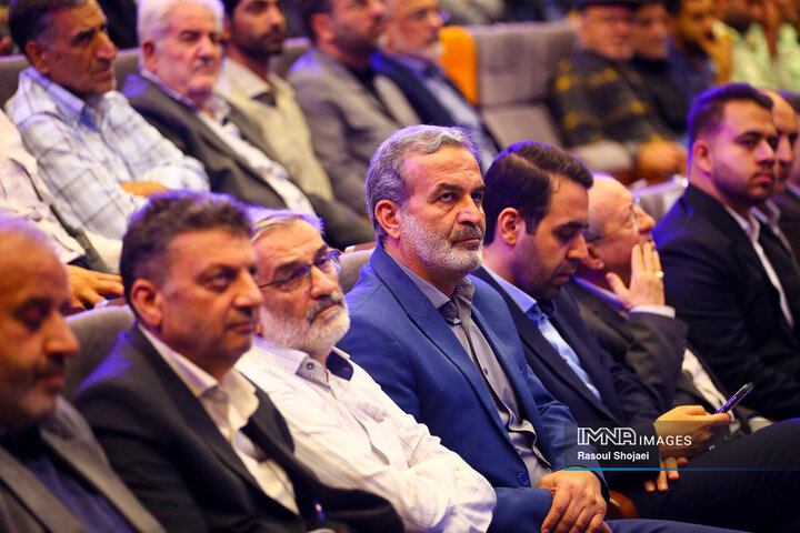 آیین بهره‌برداری از ۱۴ کیلومتر مسیر رینگ چهارم ترافیکی اصفهان