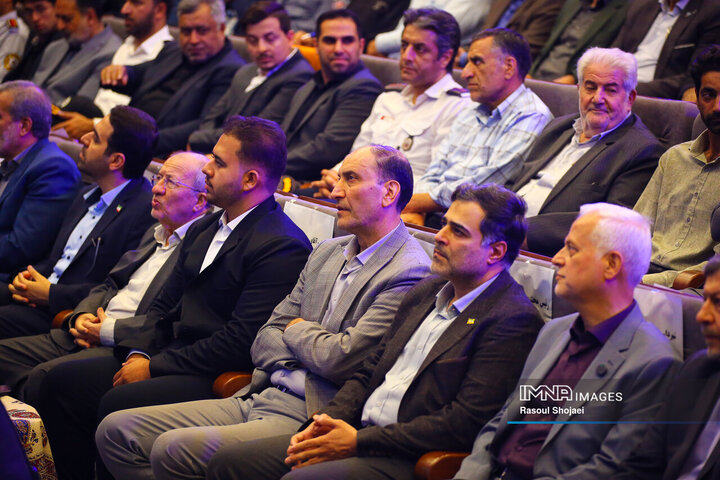 آیین بهره‌برداری از ۱۴ کیلومتر مسیر رینگ چهارم ترافیکی اصفهان