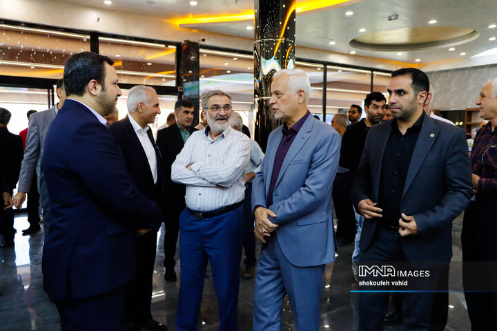 آیین بهره‌برداری از ۱۴ کیلومتر مسیر رینگ چهارم ترافیکی اصفهان