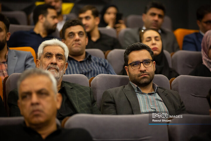 آیین بهره‌برداری از ۱۴ کیلومتر مسیر رینگ چهارم ترافیکی اصفهان