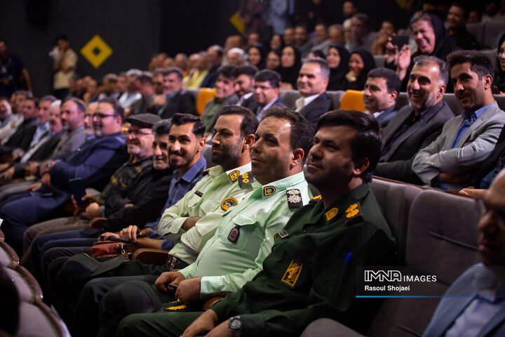 آیین بهره‌برداری از ۱۴ کیلومتر مسیر رینگ چهارم ترافیکی اصفهان