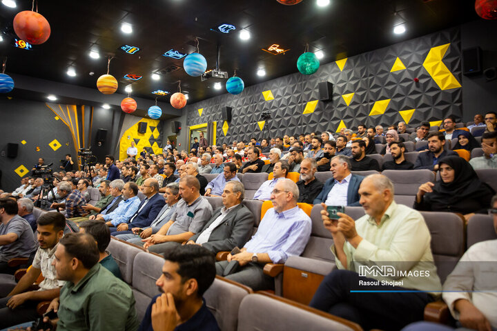 آیین بهره‌برداری از ۱۴ کیلومتر مسیر رینگ چهارم ترافیکی اصفهان