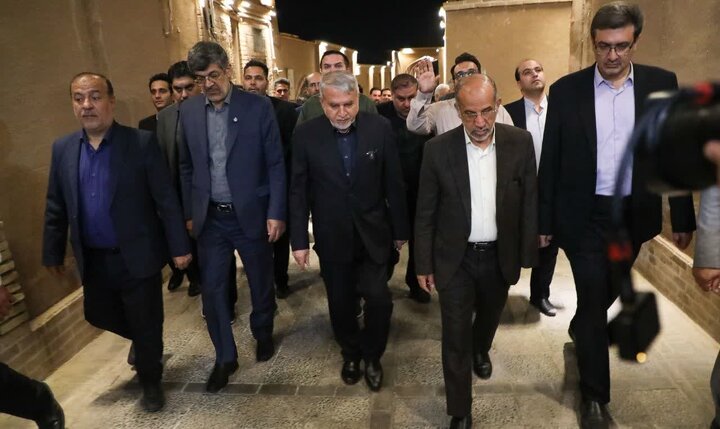 بازدید وزیر میراث‌فرهنگی از پروژه‌های تاریخی شهرستان میبد