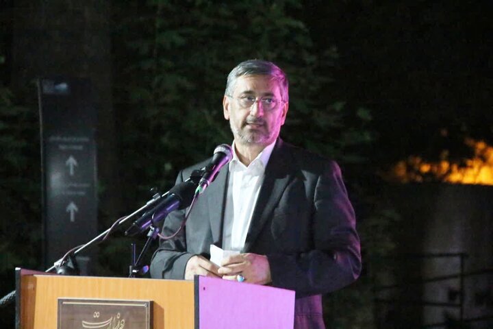 رسانه، نهادی بیبدیل و غیرقابل جایگزین است رسانه، نهادی بیبدیل و غیرقابل جایگزین است