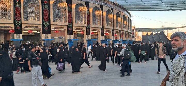 اوج عشق و ارادت دلدادگان حسینی در بین‌الحرمین