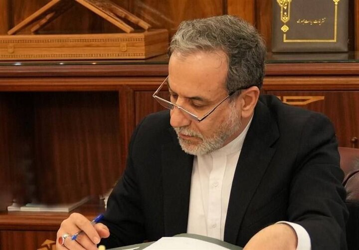 پیام تسلیت وزیر امور خارجه در پی درگذشت استاد محمود فرشچیان پیام تسلیت وزیر امور خارجه در پی درگذشت استاد محمود فرشچیان