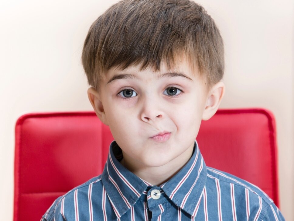 تیکهای عصبی؛ از عوامل بروز تا عوارض آن