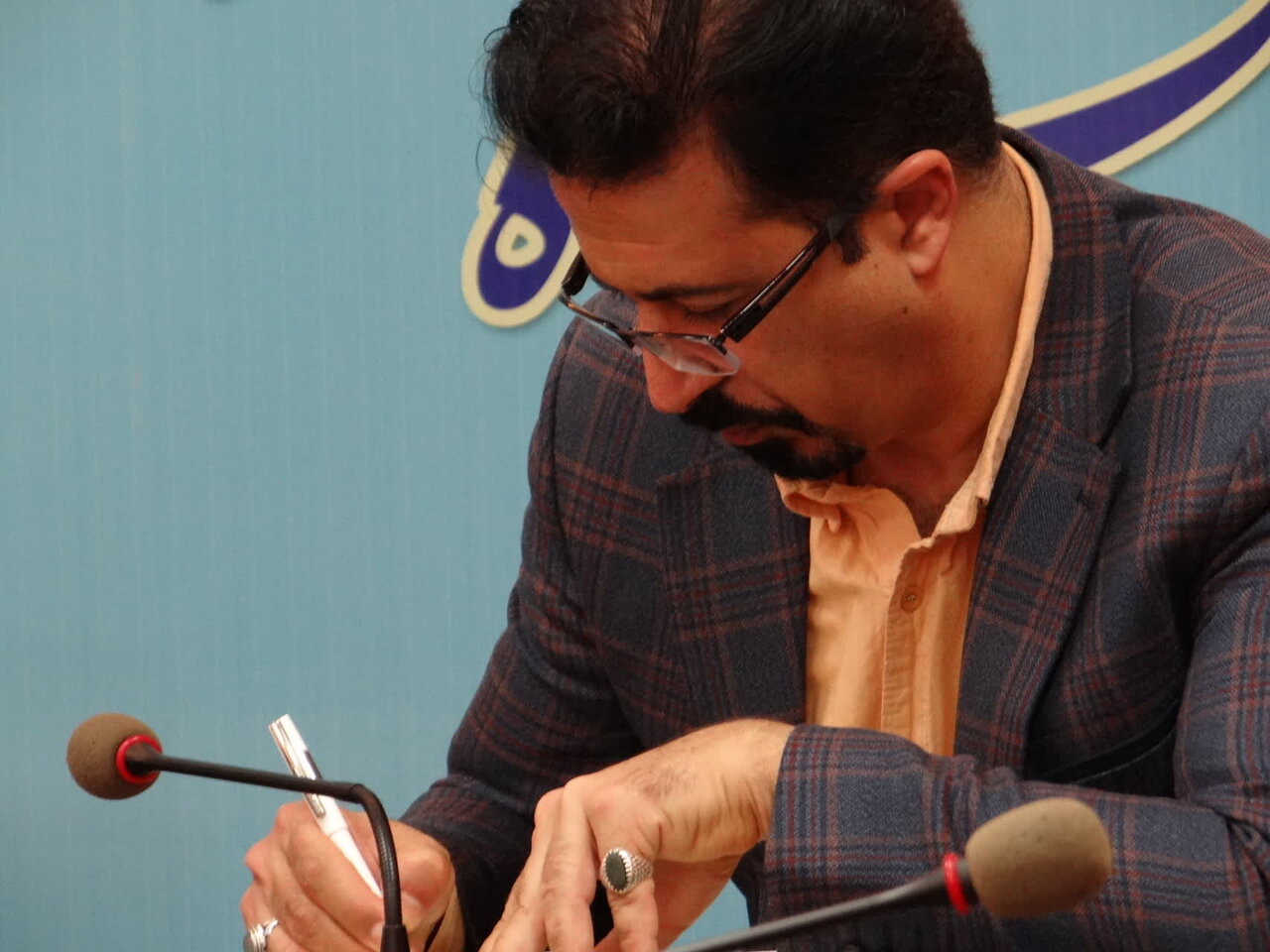 خبرنگاران صدای رسای حقیقتاند و پاسداشت قلمشان برای من یک وظیفه ملی است