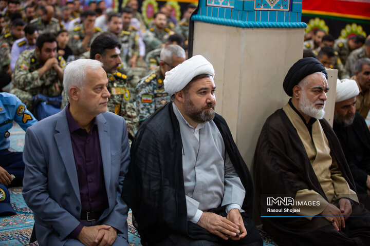 مراسم اربعین شهادت نیروهای پدافند مرکزی ارتش در اصفهان