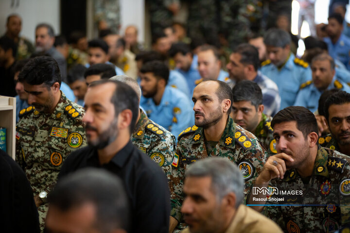 مراسم اربعین شهادت نیروهای پدافند مرکزی ارتش در اصفهان